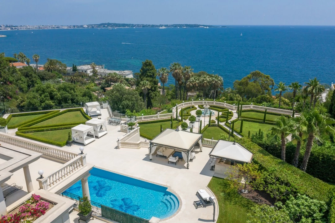 1680597351-Luxury Real estate rent Cannes Sky sea view pool.webp